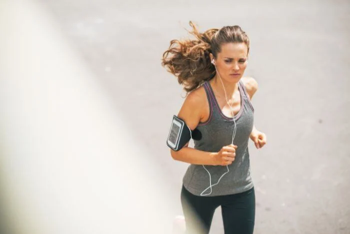 
nguyen-nhan-va-giai-phap-cho-tinh-trang-ngua-hong-goc-nhin-y-hoc-hien-dai-va-dong-y